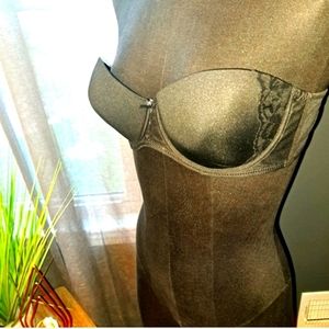 38C - strapless Black bra